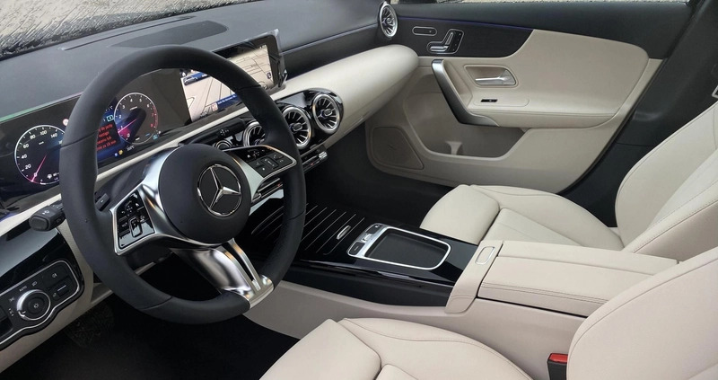 Mercedes-Benz Klasa A cena 212599 przebieg: 5, rok produkcji 2024 z Piaseczno małe 277